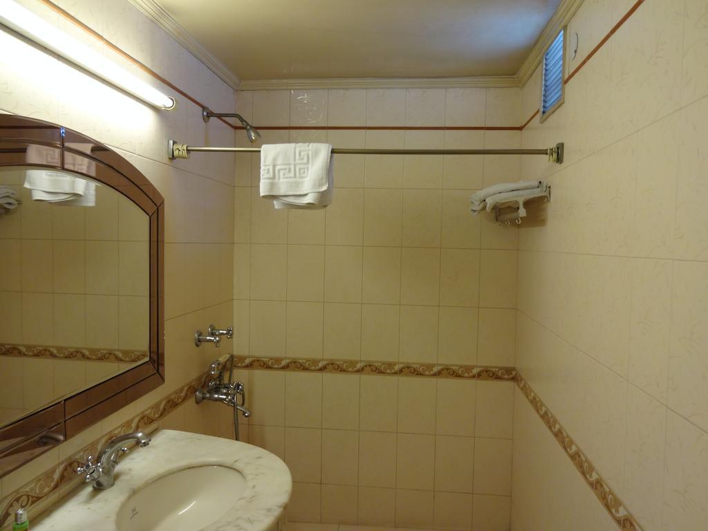 Hotel Alka Premiere Neu-Delhi Zimmer foto